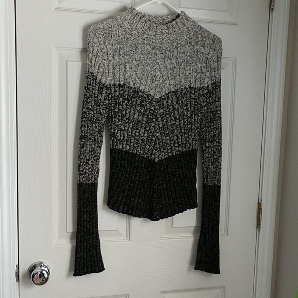 Firolini international pullover sweater medium